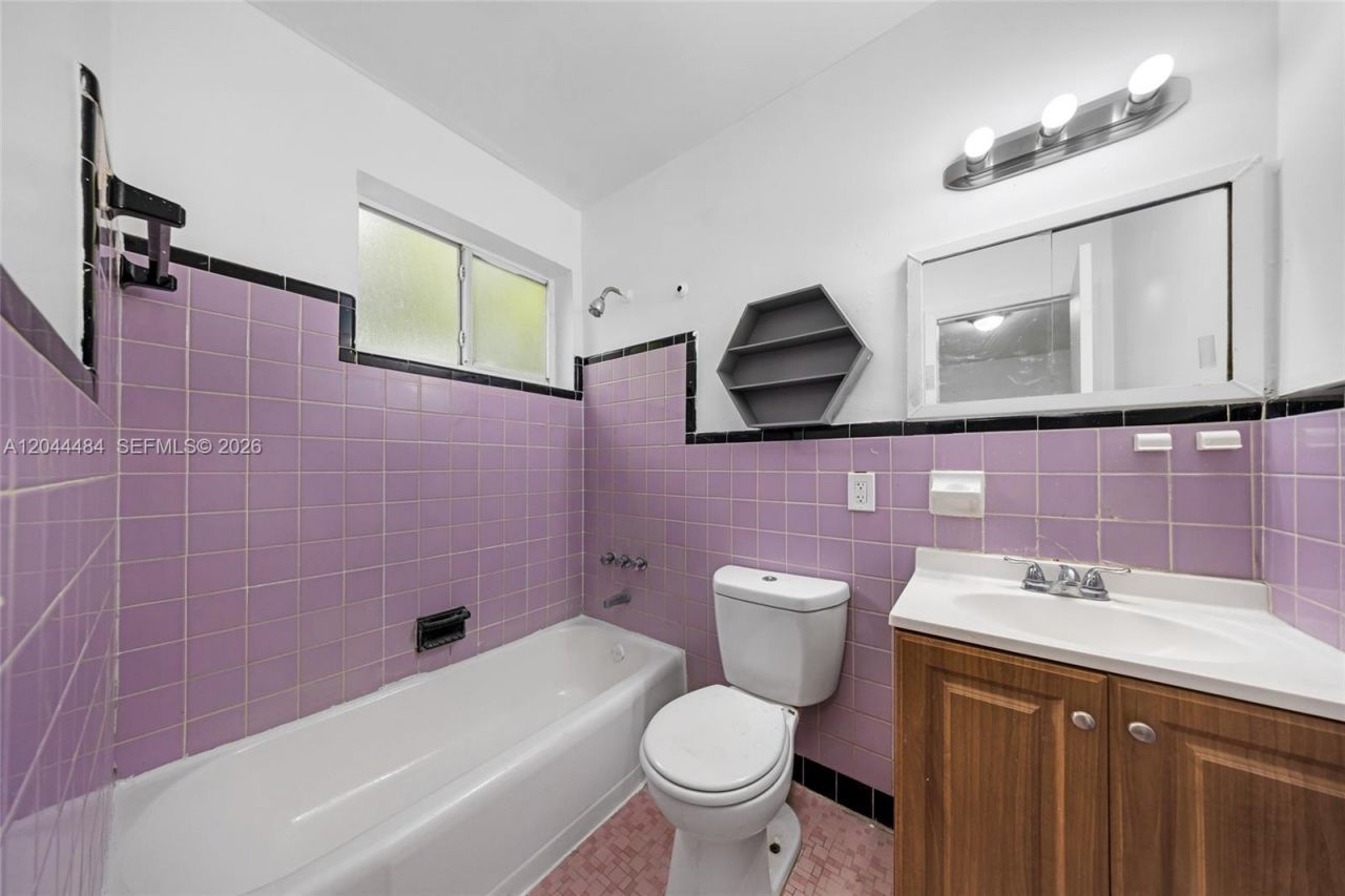731 SW 5th St , Miami, FL 33130 Photo