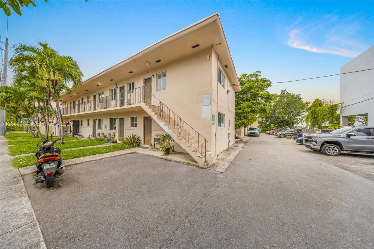 731 SW 5th St , Miami, FL 33130 Photo