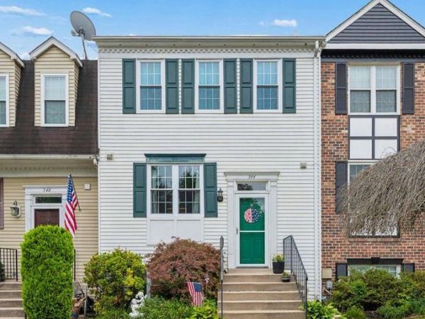 544 CONGRESSIONAL DRIVE, WESTMINSTER, MD 21158