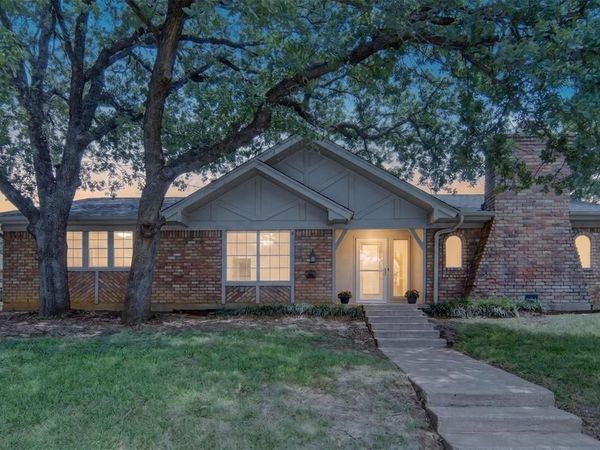 2208 Cambridge Drive, Hurst, TX 76054