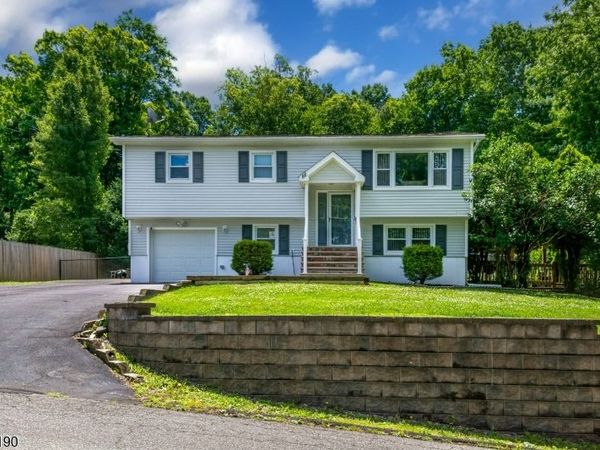 88 Shore Rd, Green, NJ 07821