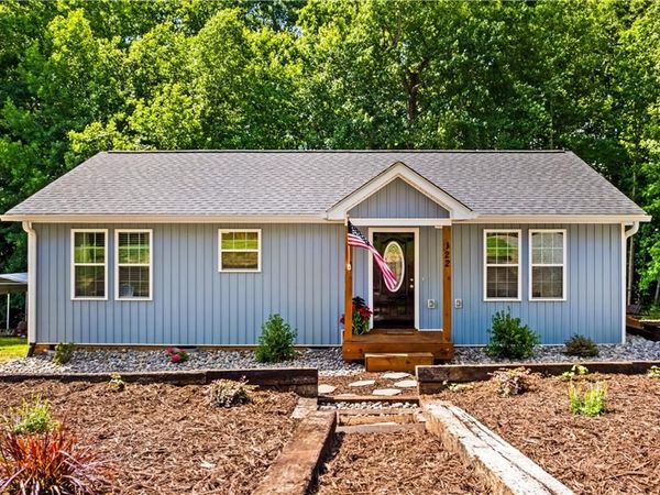 122 Yadkin River Road , Statesville, NC 28625