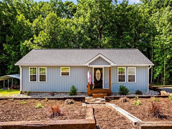 122 Yadkin River Road, Statesville, NC 28625
