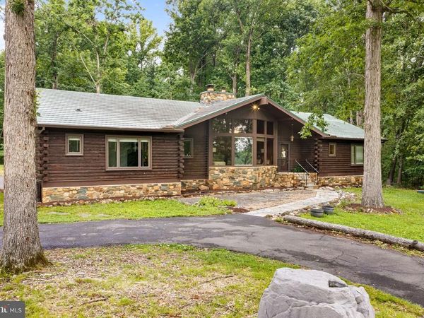 10904 MANLEY ROAD, NOKESVILLE, VA 20181