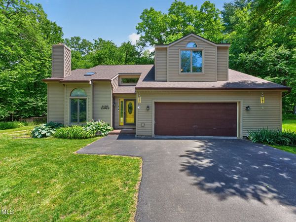 15 Arbor Lane, Clifton Park, NY 12065