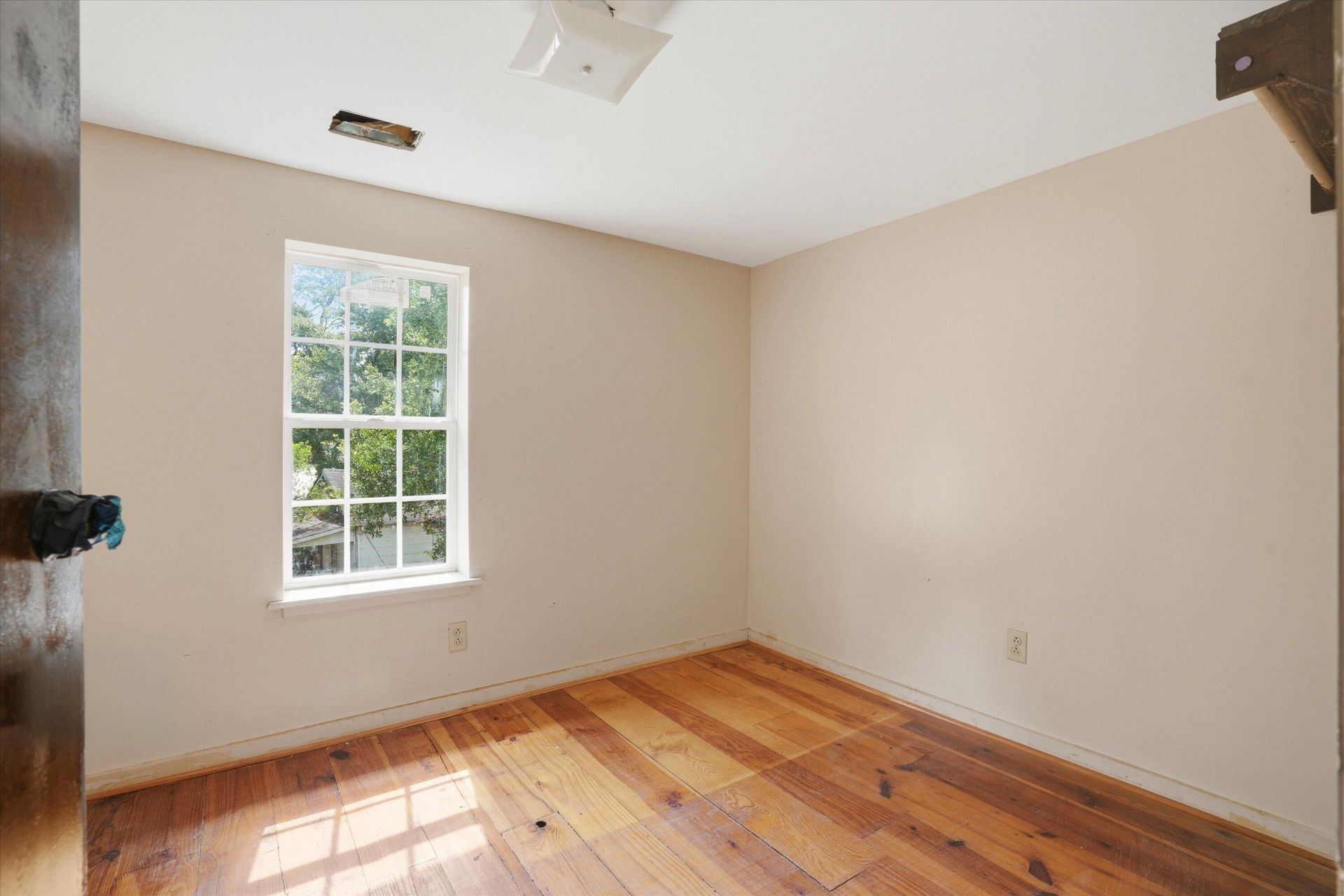 2111 Atlas Street Photo 11