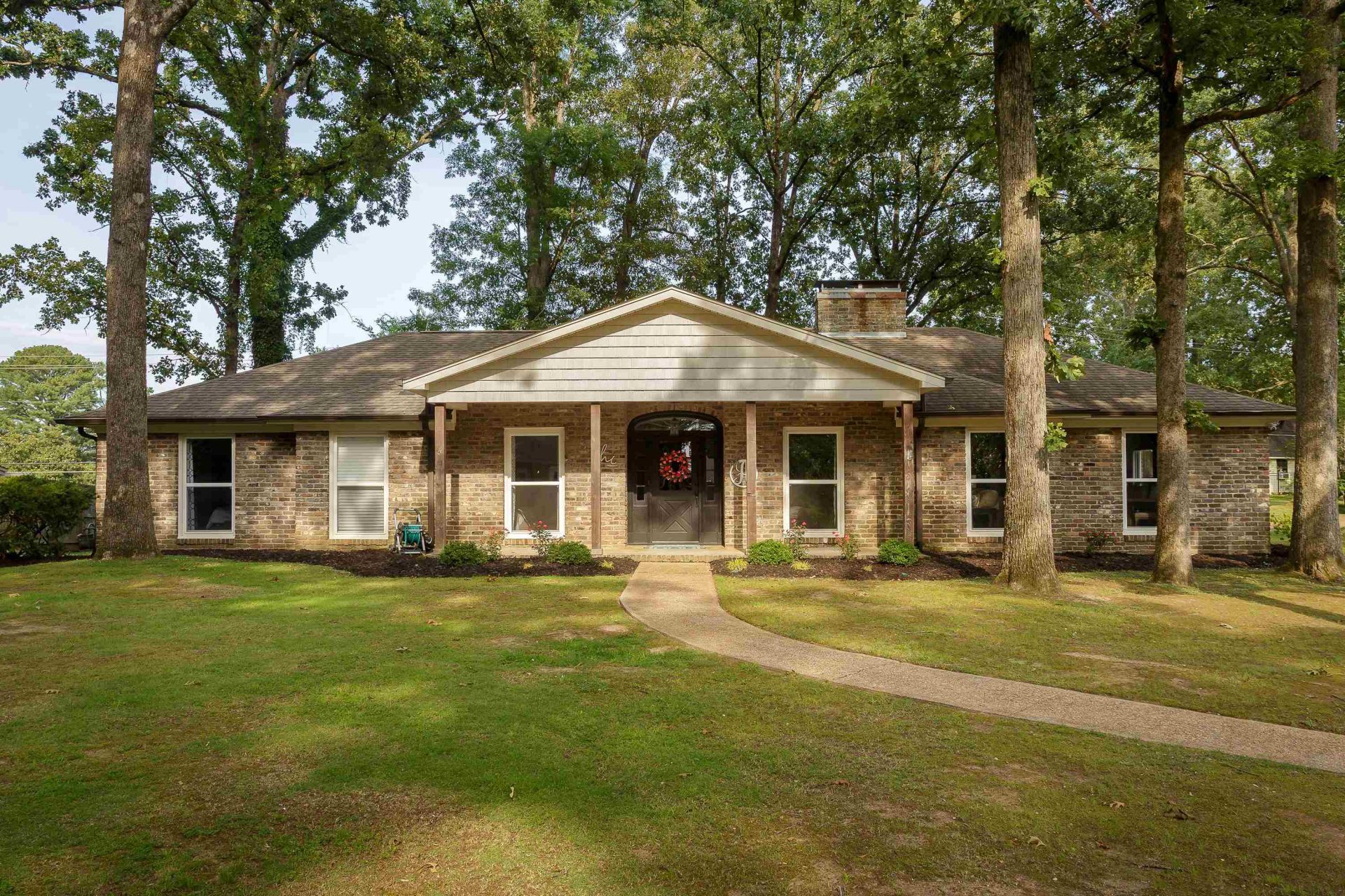 125 Patsy Dr, Florence, AL 35630 Main Photo