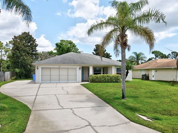 934 Bermuda Avenue , Sebastian, FL 32958
