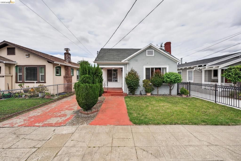 8115 Iris St, Oakland, CA 94605 Main Photo