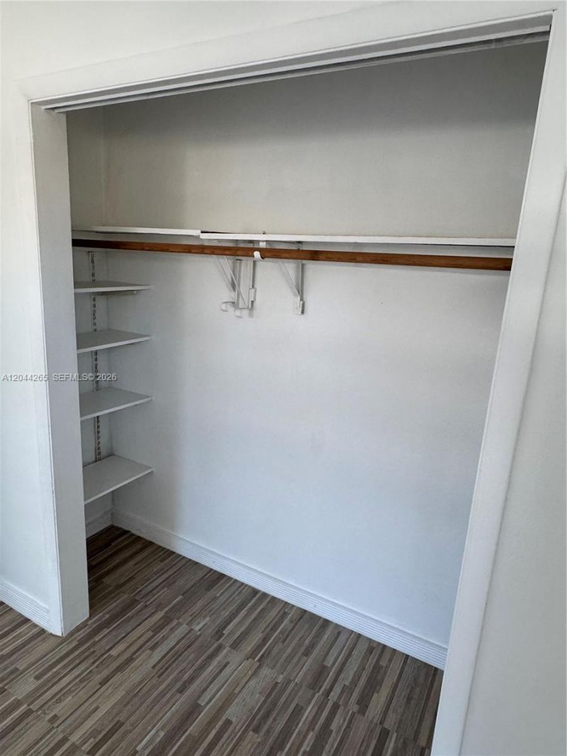 1765 Venice Ln, Unit 4E, North Miami, FL 33181 Photo