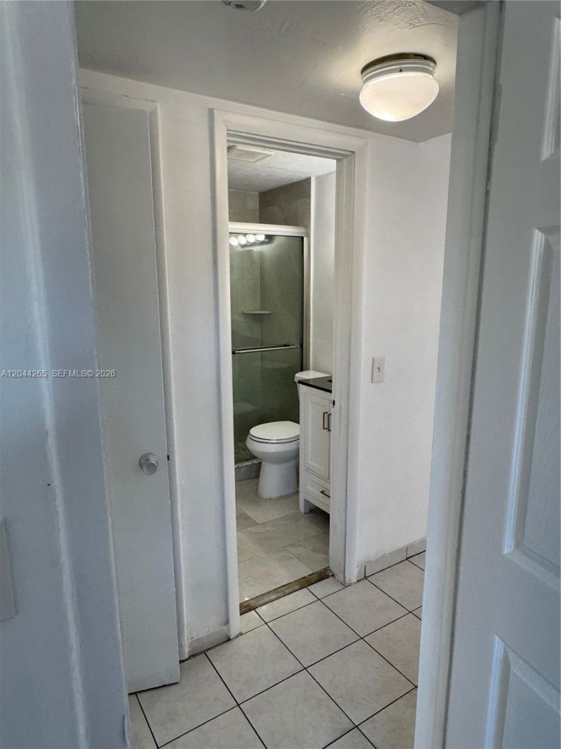 1765 Venice Ln, Unit 4E, North Miami, FL 33181 Photo