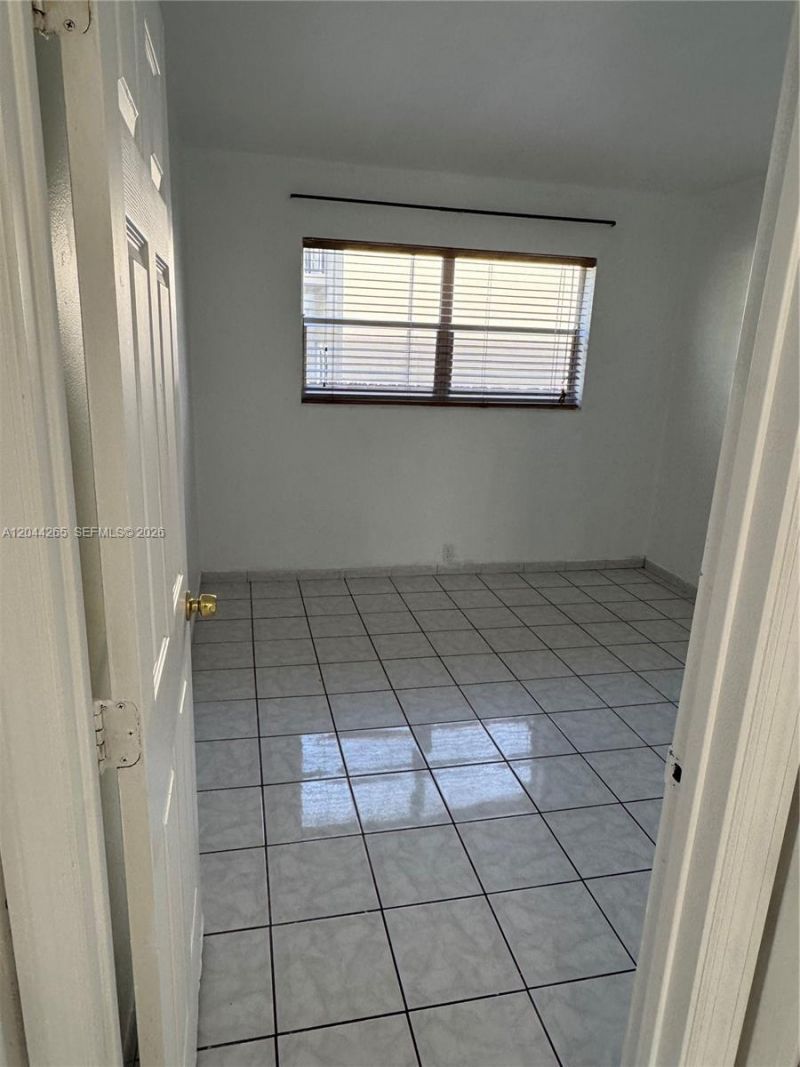 1765 Venice Ln, Unit 4E, North Miami, FL 33181 Photo