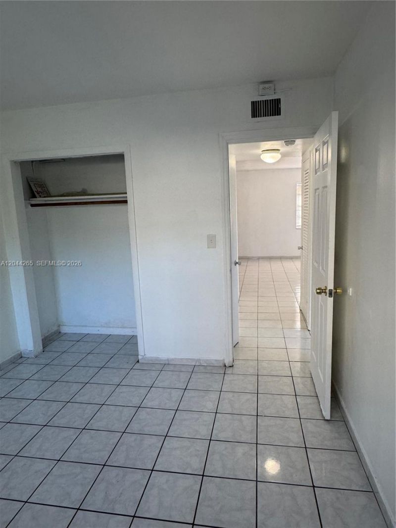 1765 Venice Ln, Unit 4E, North Miami, FL 33181 Photo