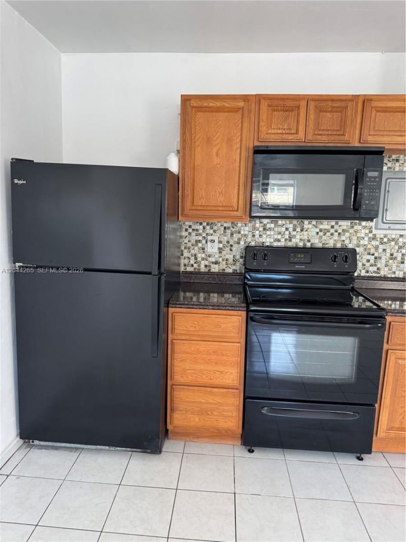 1765 Venice Ln, Unit 4E, North Miami, FL 33181 Photo