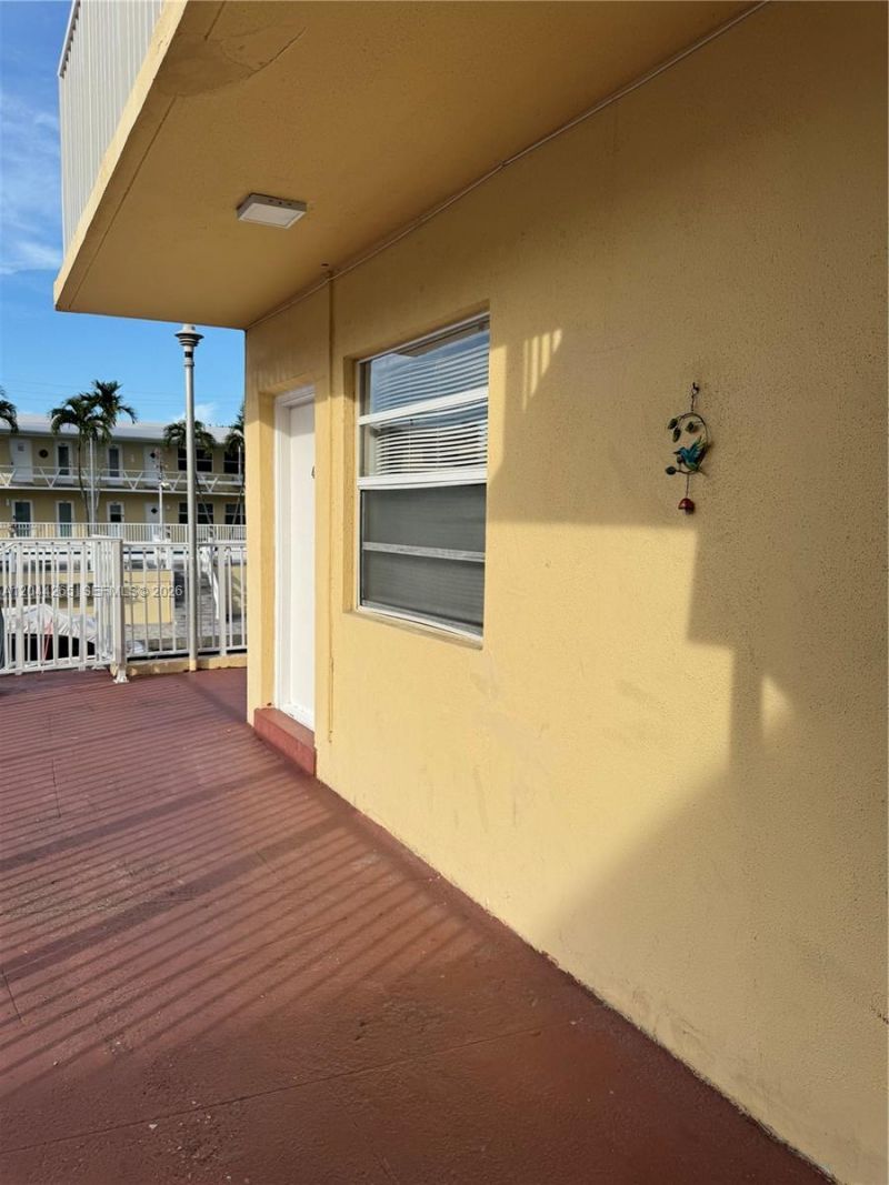 1765 Venice Ln, Unit 4E, North Miami, FL 33181 Photo