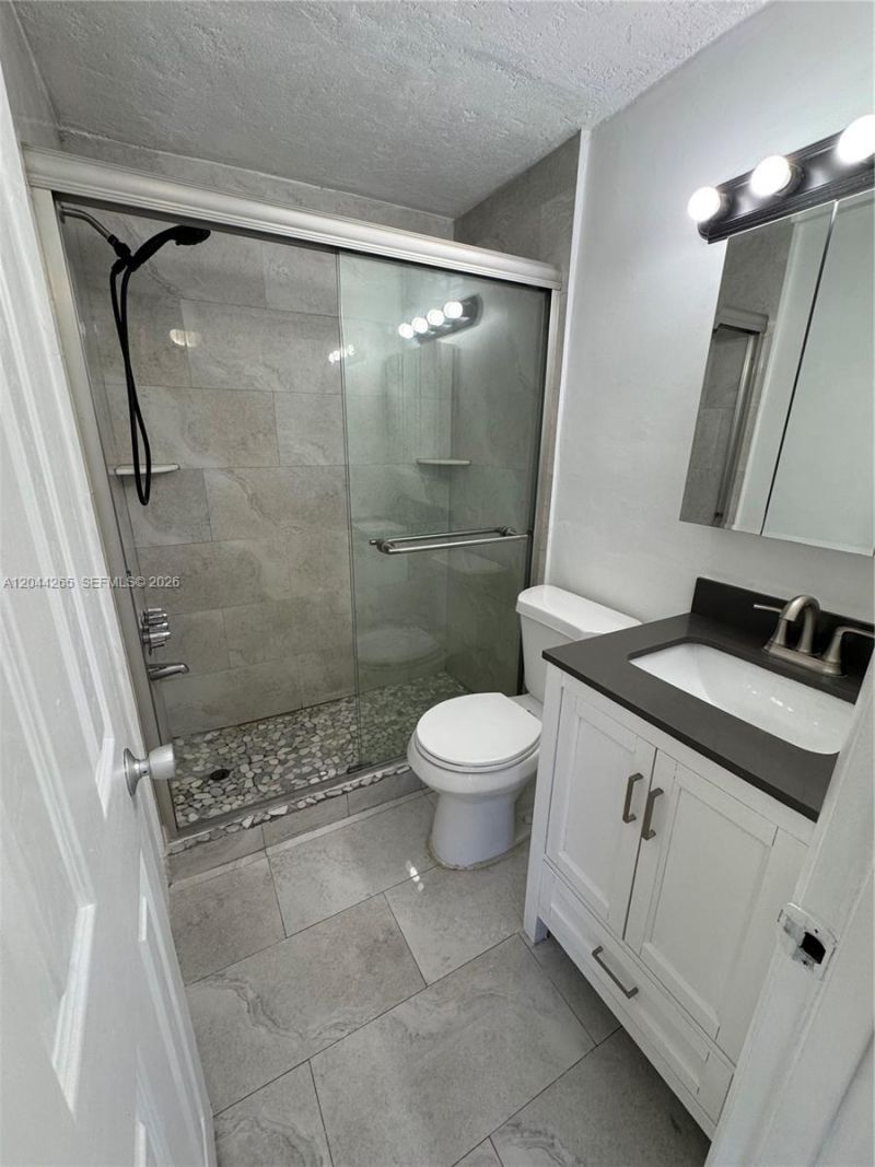 1765 Venice Ln, Unit 4E, North Miami, FL 33181 Photo