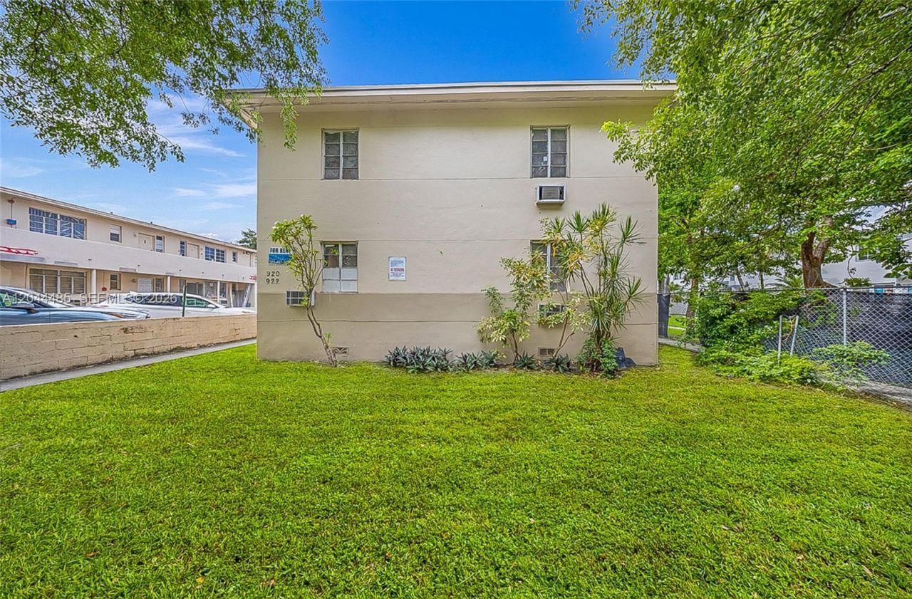 931 SW 3rd St , Miami, FL 33130 Photo