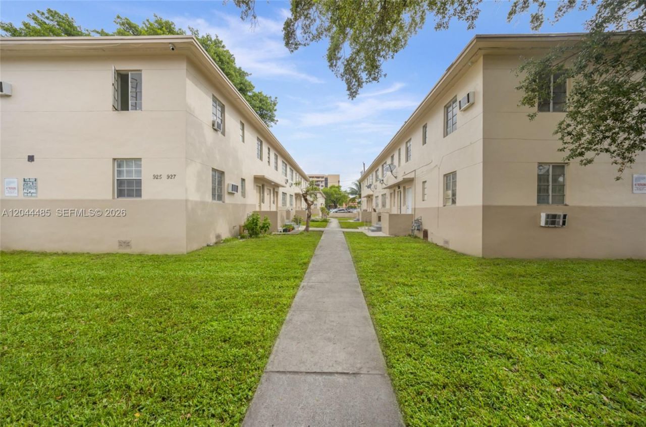 931 SW 3rd St , Miami, FL 33130 Photo