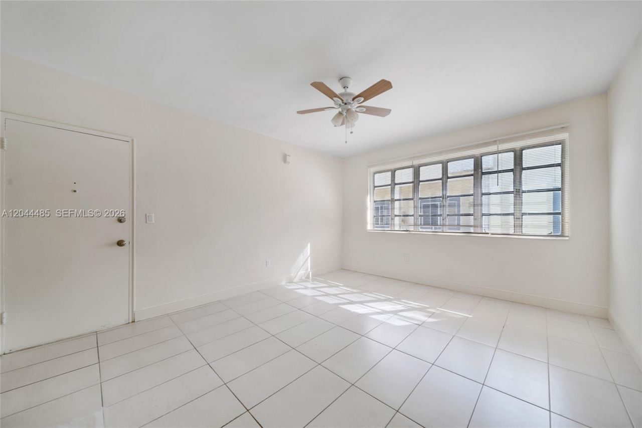 931 SW 3rd St , Miami, FL 33130 Photo