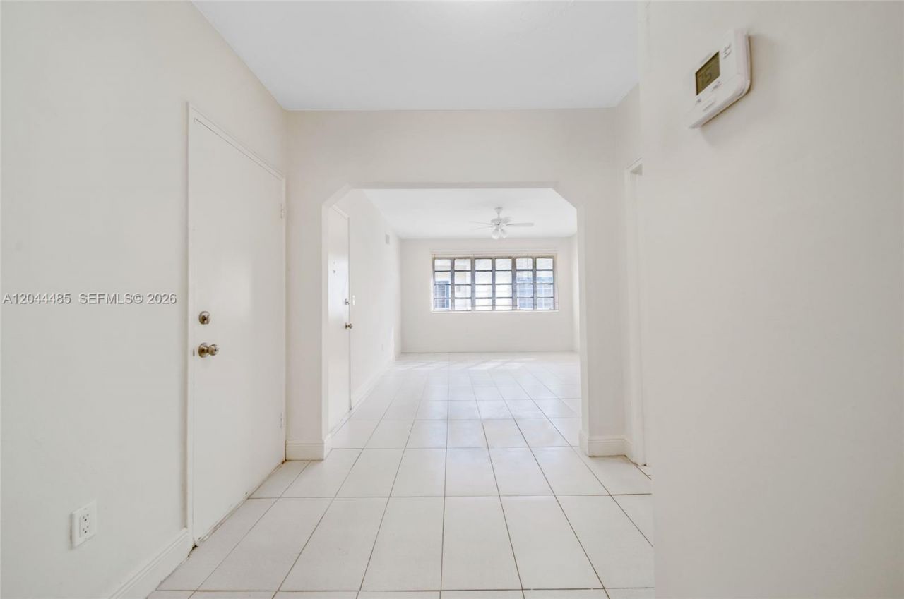931 SW 3rd St , Miami, FL 33130 Photo