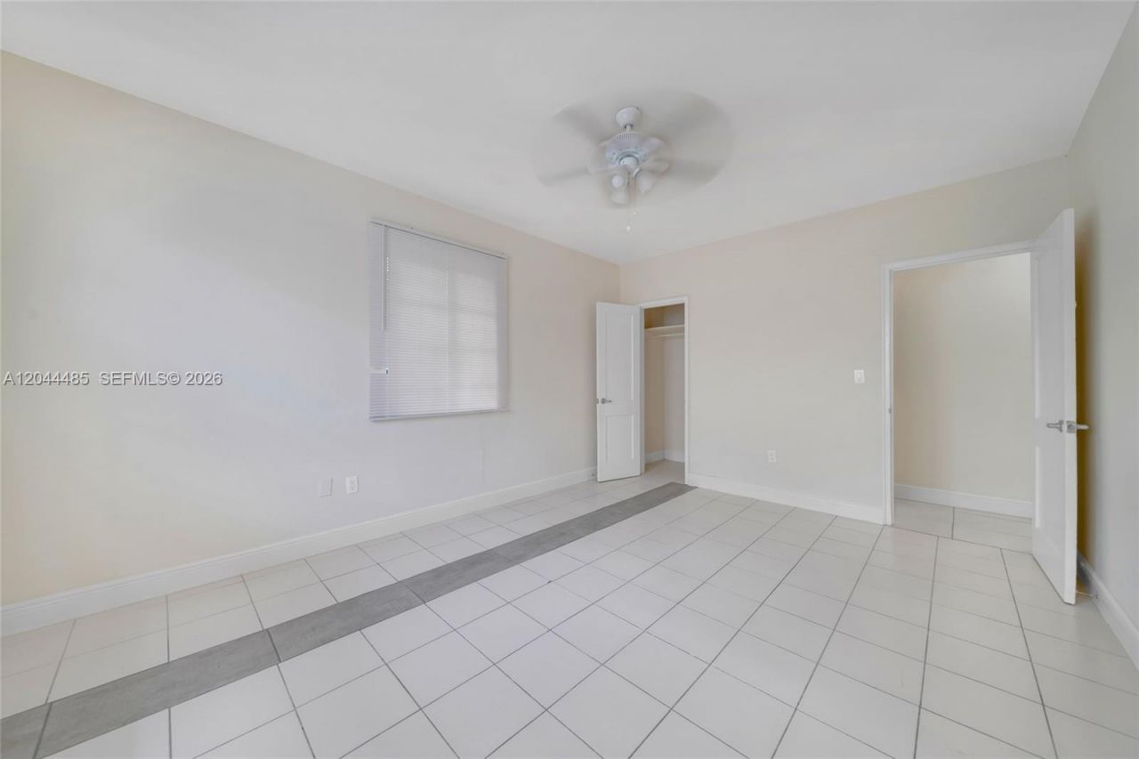 931 SW 3rd St , Miami, FL 33130 Photo