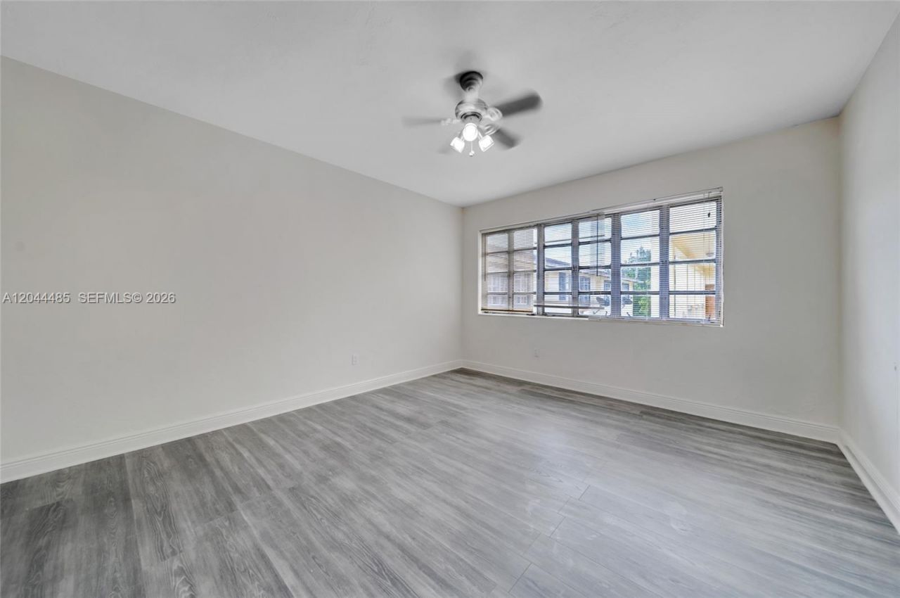931 SW 3rd St , Miami, FL 33130 Photo