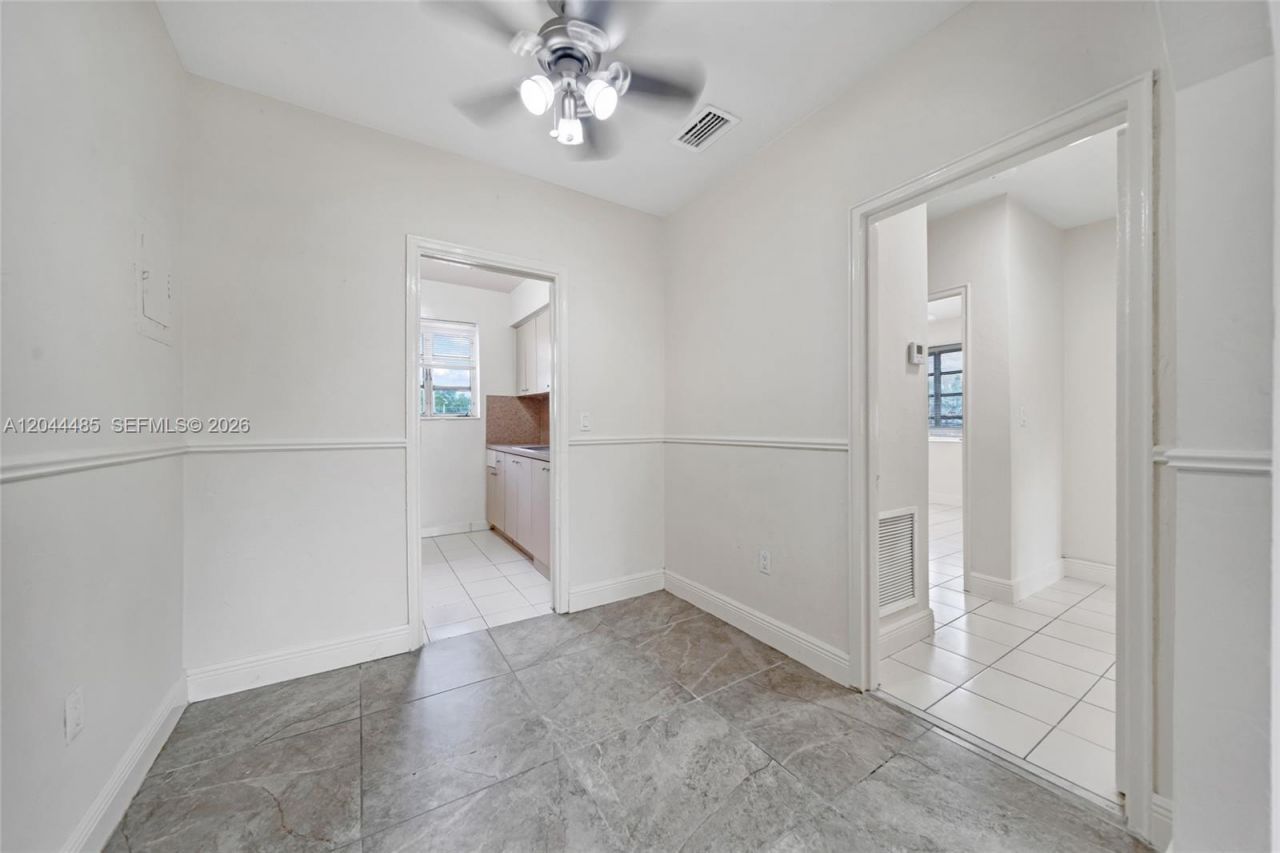 931 SW 3rd St , Miami, FL 33130 Photo