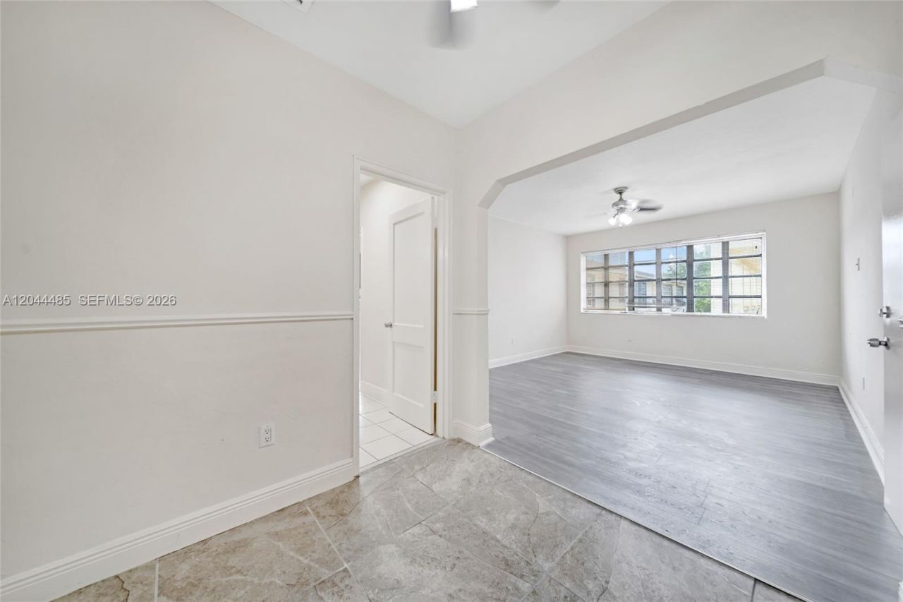 931 SW 3rd St , Miami, FL 33130 Photo