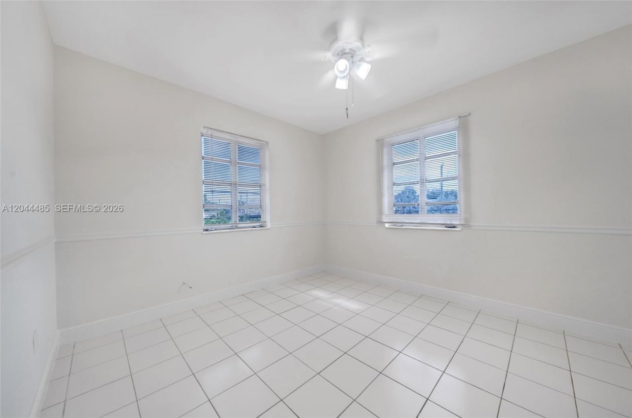 931 SW 3rd St , Miami, FL 33130 Photo