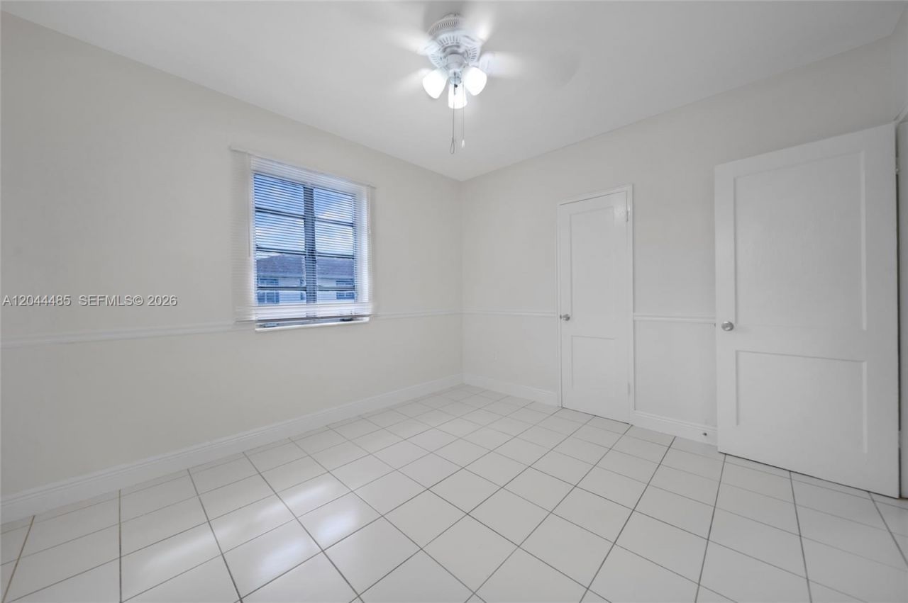 931 SW 3rd St , Miami, FL 33130 Photo