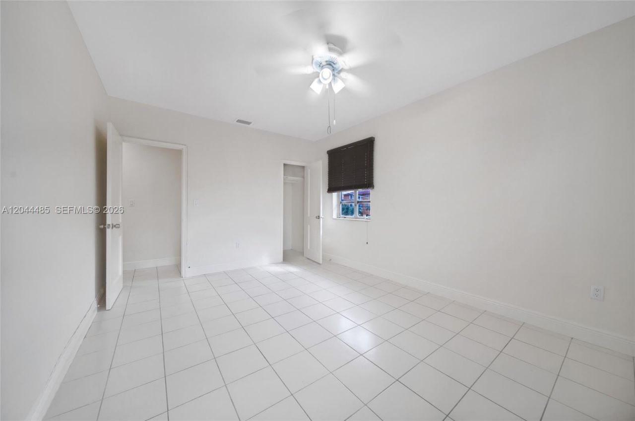 931 SW 3rd St , Miami, FL 33130 Photo