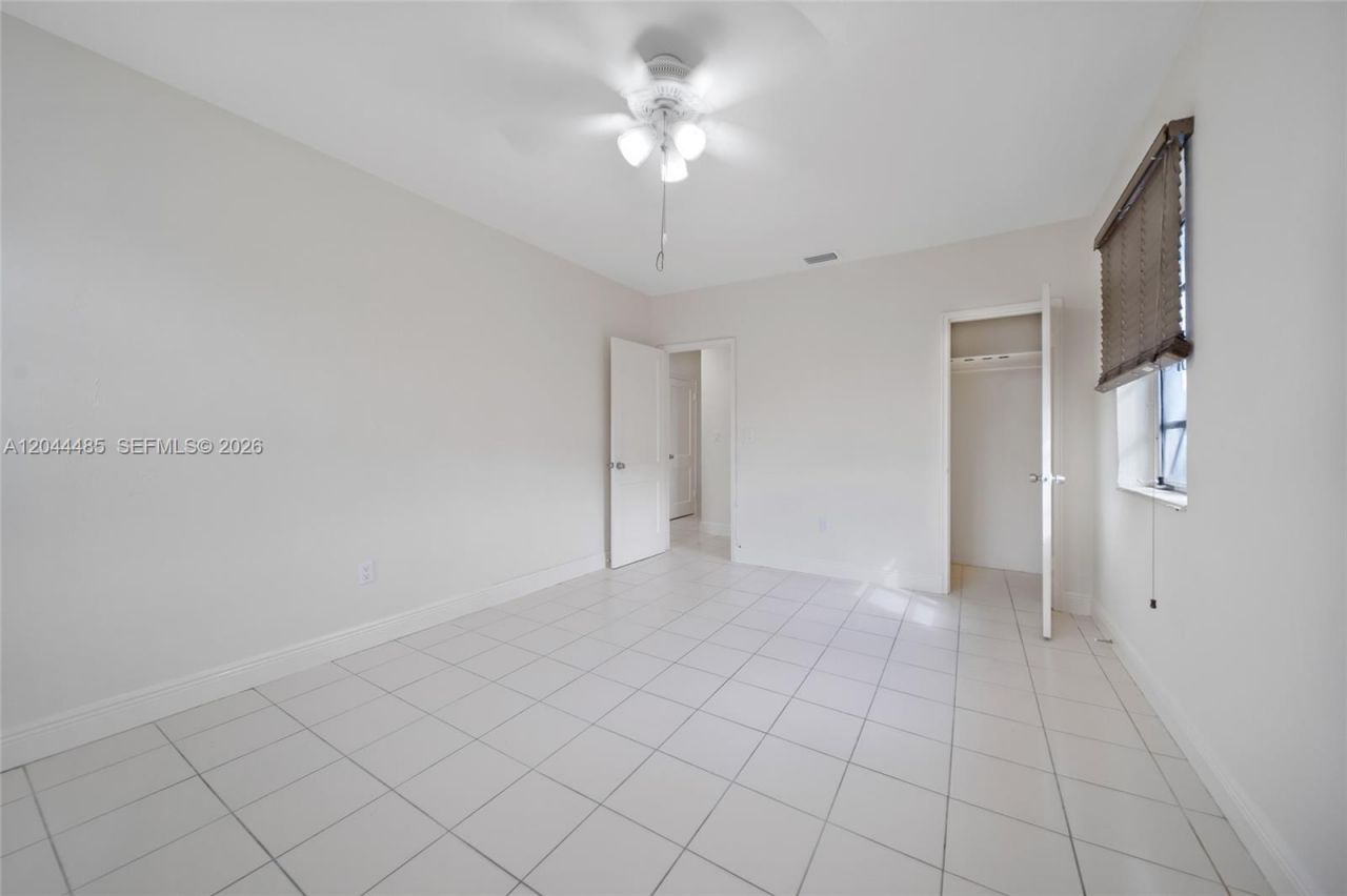 931 SW 3rd St , Miami, FL 33130 Photo