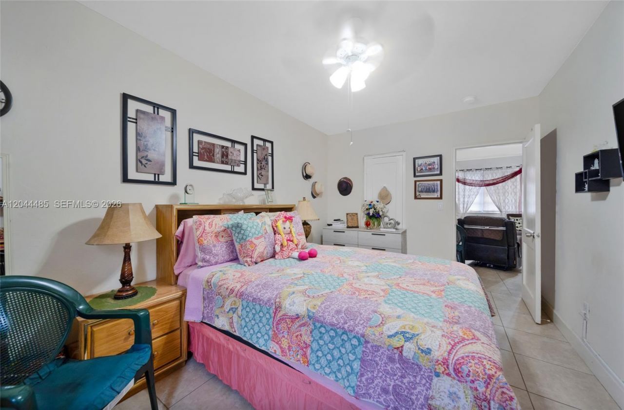 931 SW 3rd St , Miami, FL 33130 Photo