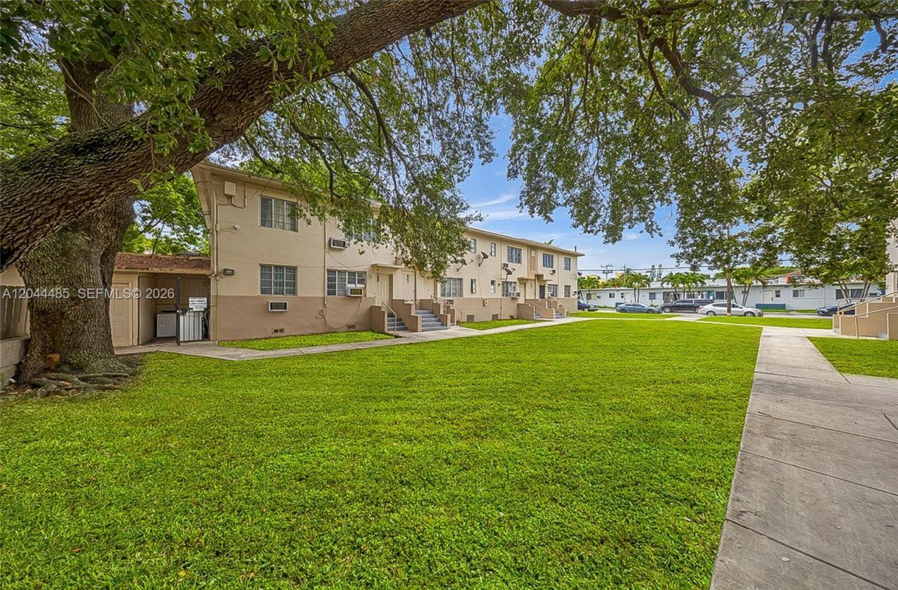 931 SW 3rd St , Miami, FL 33130 Photo