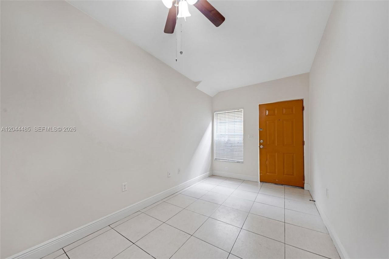 931 SW 3rd St , Miami, FL 33130 Photo