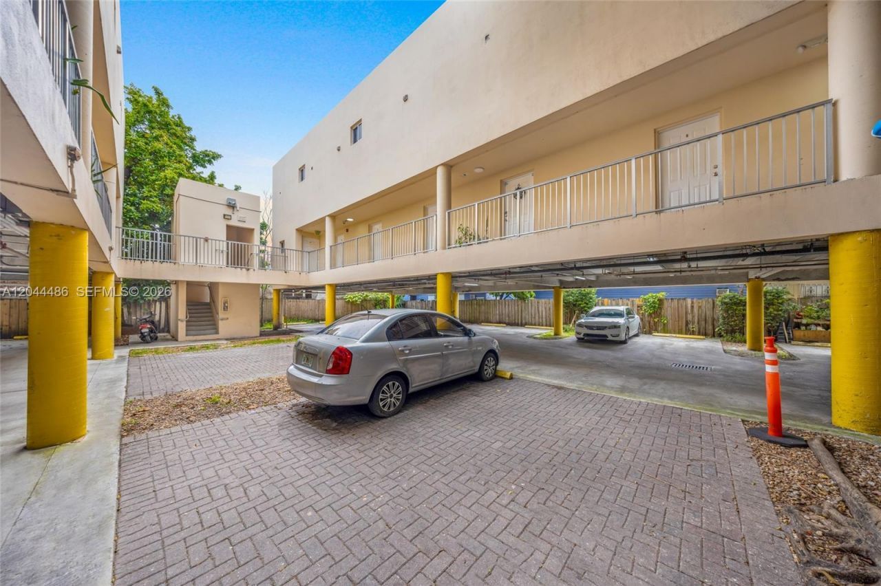 1553 SW 2nd St , Miami, FL 33135 Photo