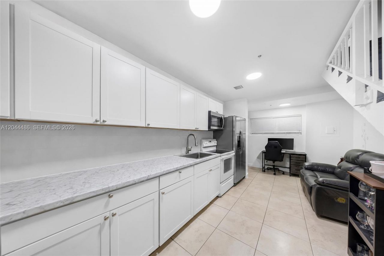 1553 SW 2nd St , Miami, FL 33135 Photo