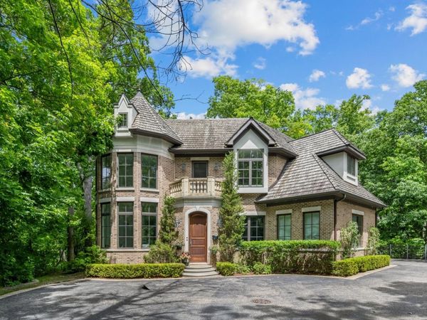 2390 Woodpath Lane , Highland Park, IL 60035