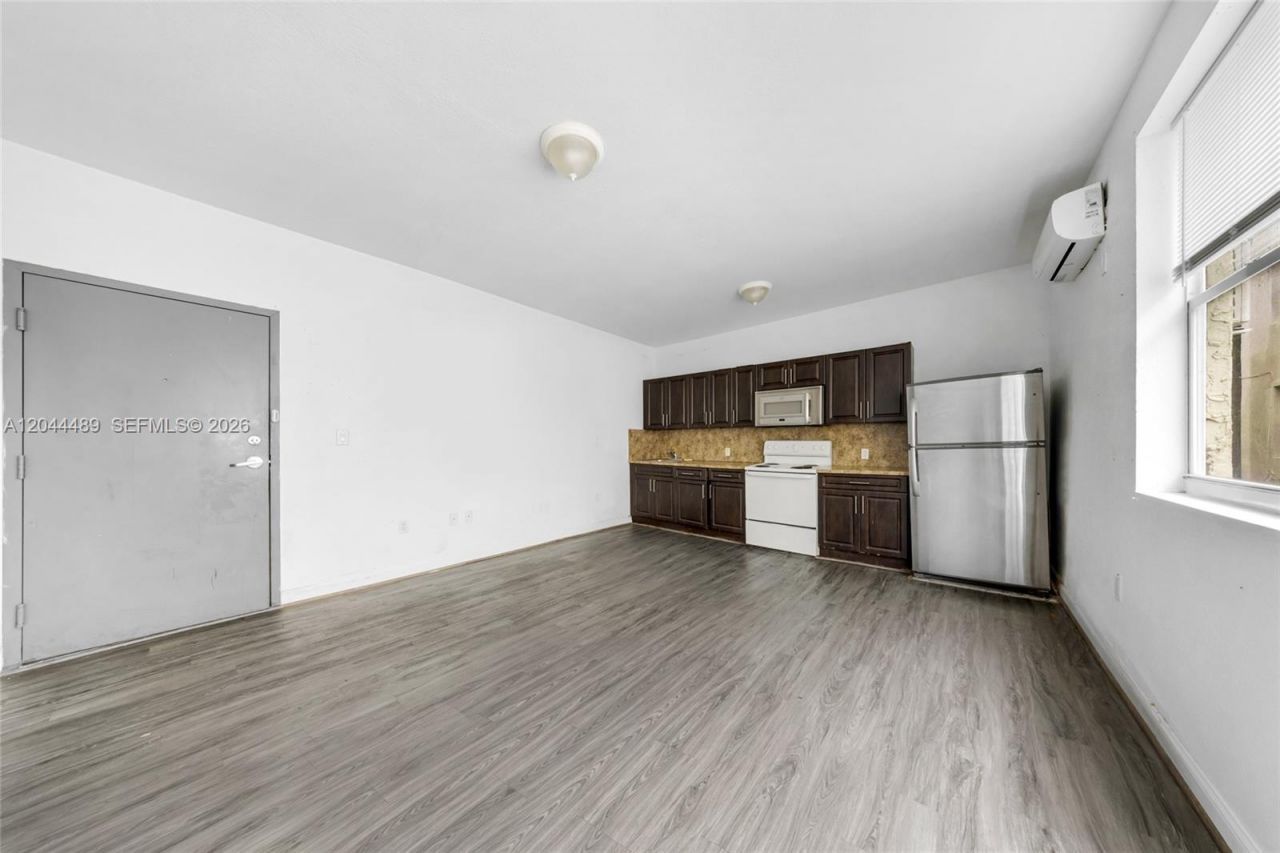 1521 SW 7th St , Miami, FL 33135 Photo