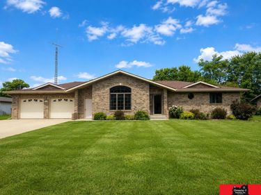 345 N Linden Street, Dodge, NE 68633