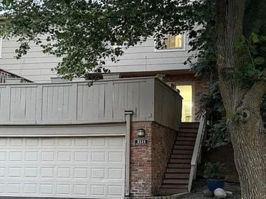 2111 Kings Valley Road W, Golden Valley, MN 55427
