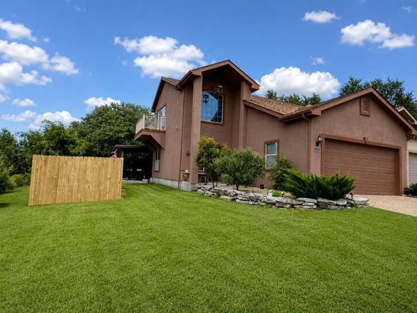 134 Clearwater CT, Unit 8, Canyon Lake, TX 78133