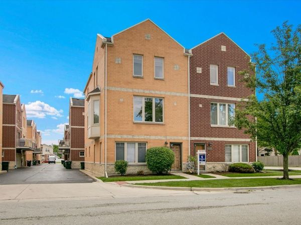 8900 31st Street , Unit 18, Brookfield, IL 60513