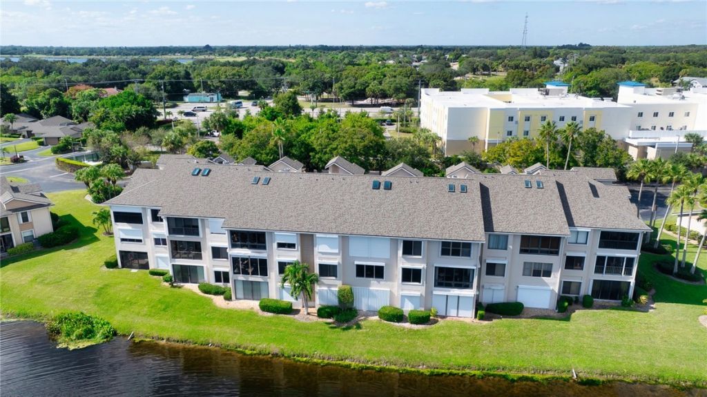 6232 N Mirror Lake Drive, Unit 612, Sebastian, FL 32958 Photo