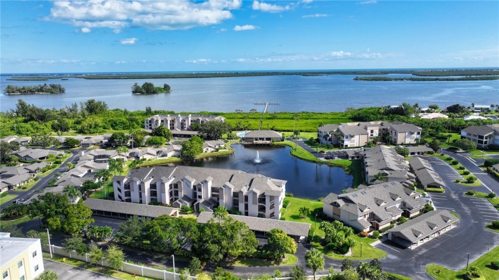 6232 N Mirror Lake Drive, Unit 612, Sebastian, FL 32958 Photo