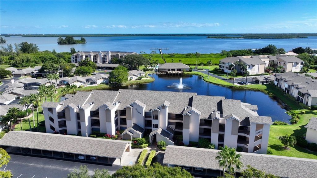 6232 N Mirror Lake Drive, Unit 612, Sebastian, FL 32958 Photo