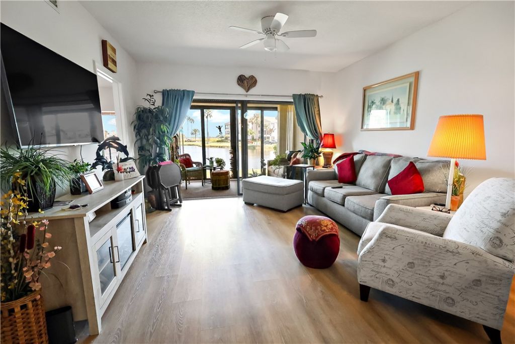 6232 N Mirror Lake Drive, Unit 612, Sebastian, FL 32958 Photo