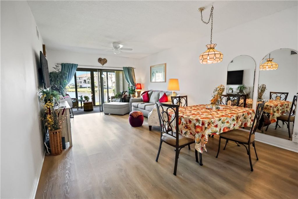 6232 N Mirror Lake Drive, Unit 612, Sebastian, FL 32958 Photo