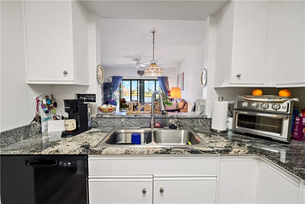 6232 N Mirror Lake Drive, Unit 612, Sebastian, FL 32958 Photo