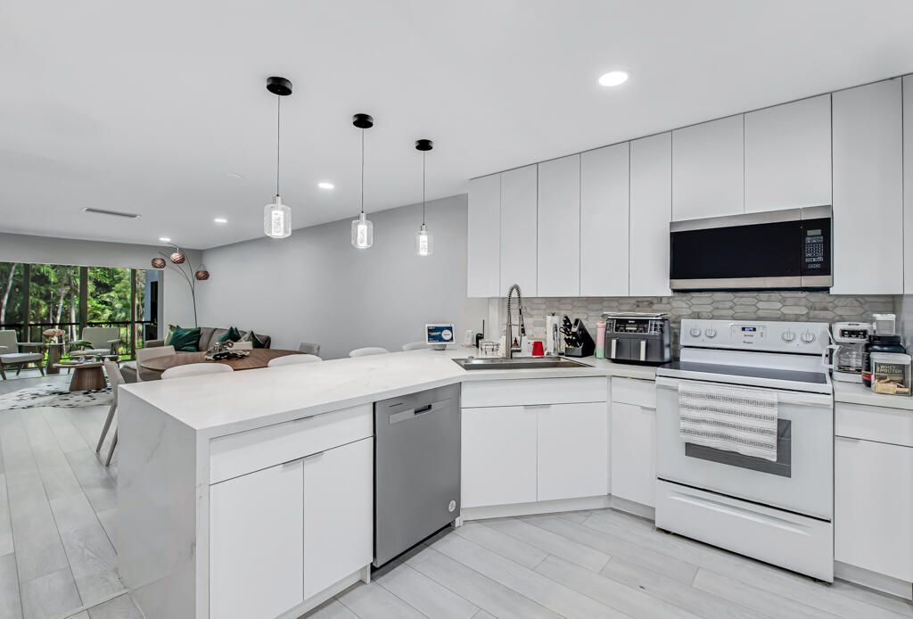 21362 Juego Circle, Unit D, Boca Raton, FL 33433 Photo